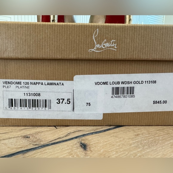 Christian Louboutin Vendome Gold pump - Picture 2 of 7